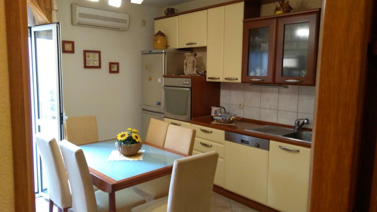 Apartment Tatjana Vis Eksteriør billede